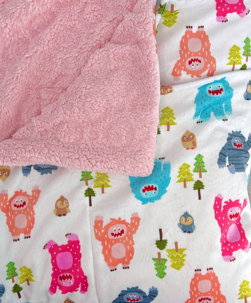 MINKY BLANKETS 5' X 6' - FMS Dog Beds