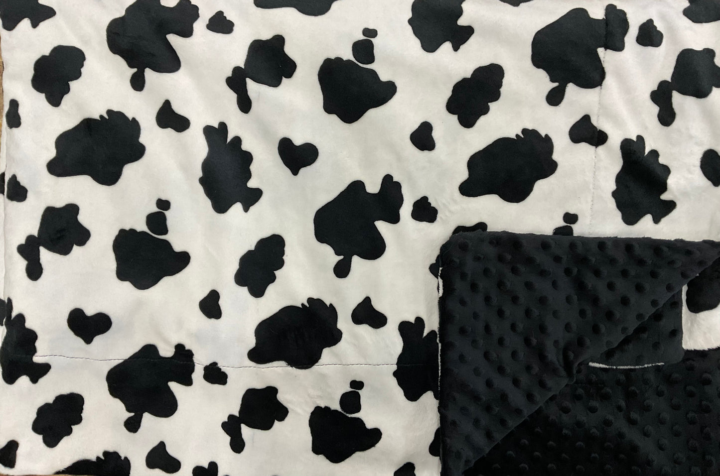 MINKY BLANKETS 5' X 6' - FMS Dog Beds