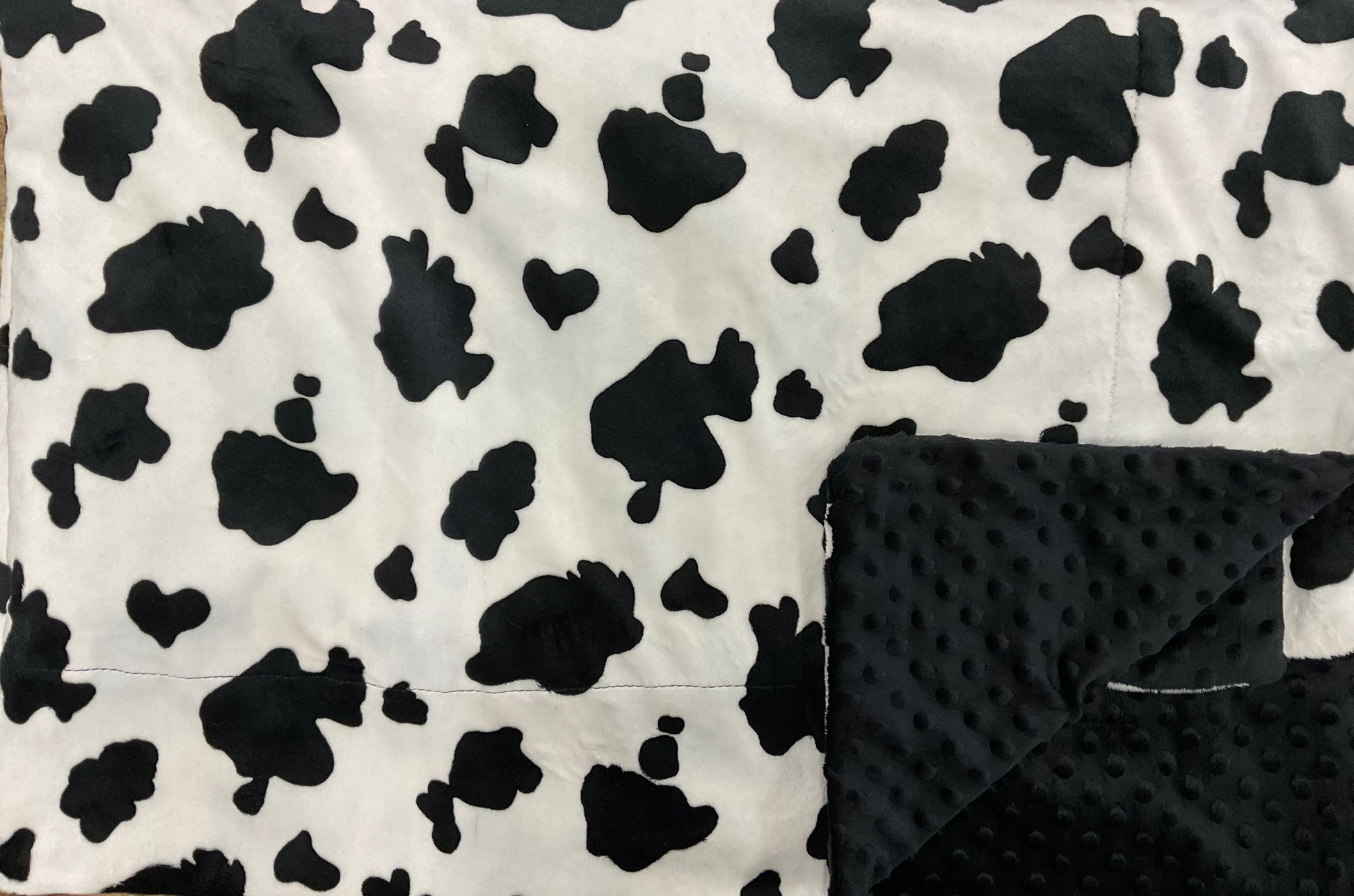 MINKY BLANKETS 5' X 6' - FMS Dog Beds